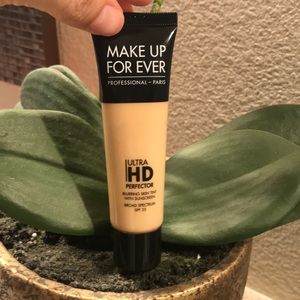 Make Up For Ever Ultra HD Perfector: Golden Sand 4